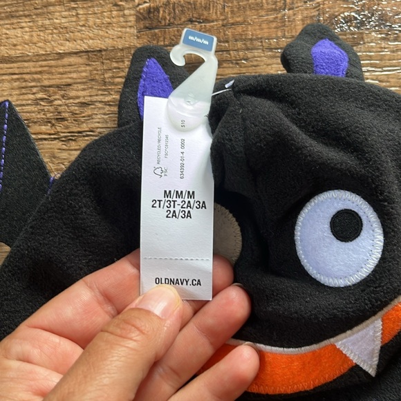 NWT Fleece “Bat” Toque/Hat Size Medium, 2T/3T - Picture 2 of 4
